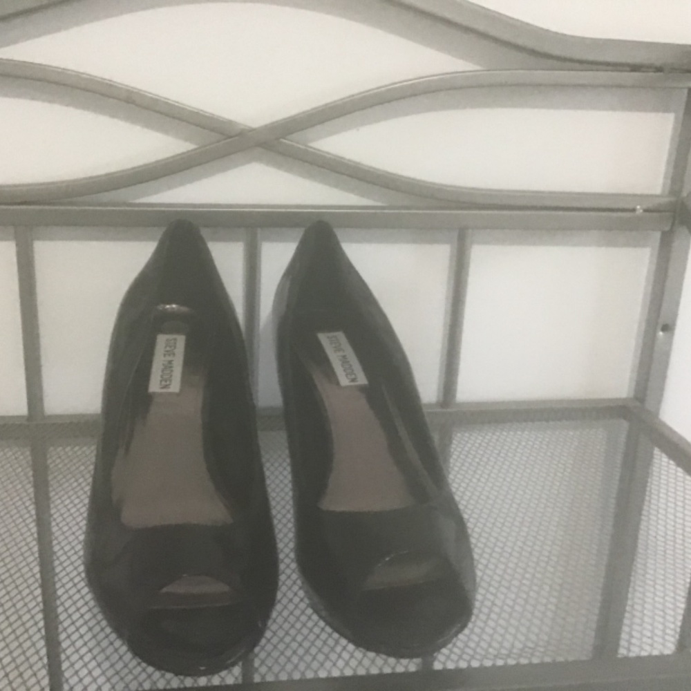 Shoes - Picture 2 of 3